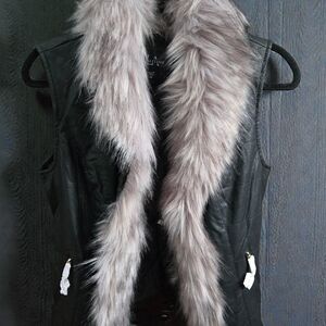Coalition LA Faux Leather Quilted Vest Faux Fur Collar Bow Back Black Size M NWT